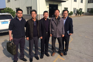 誠(chéng)意打動(dòng)客戶，韓商飛萬(wàn)里赴鑫發(fā)驗(yàn)廠